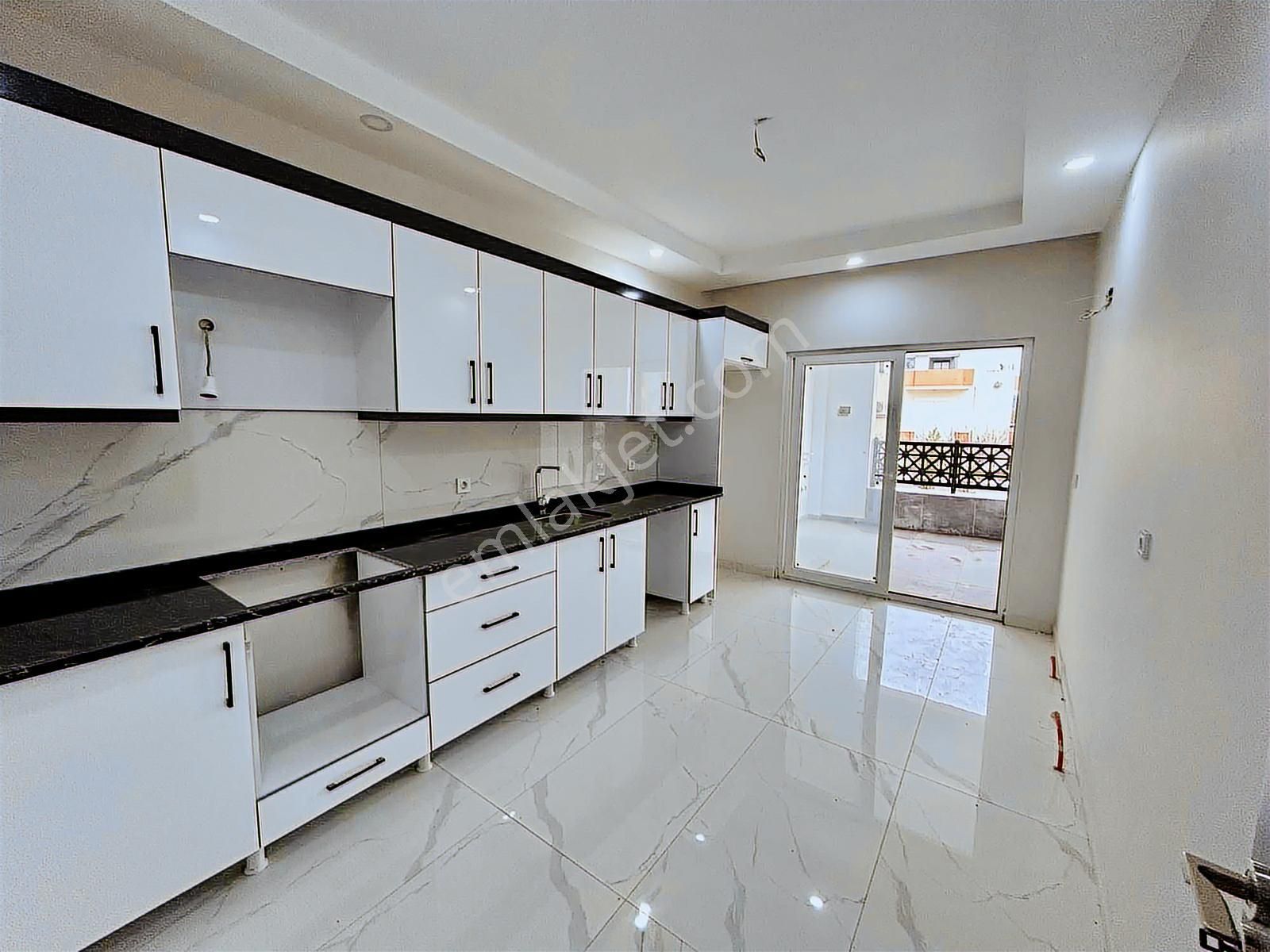 Serik Merkezde Havuzlu Site İçerisinde 2+1 Satılık Daire - Görsel 9