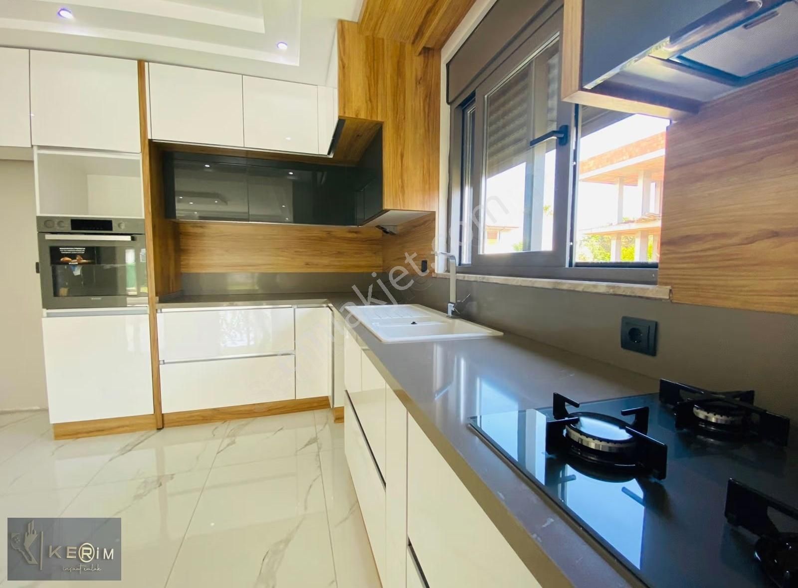 Kerim'den Altınoluk Satılık 5+1 Denize 100m. Sıfır Bahçeli Villa - Görsel 16