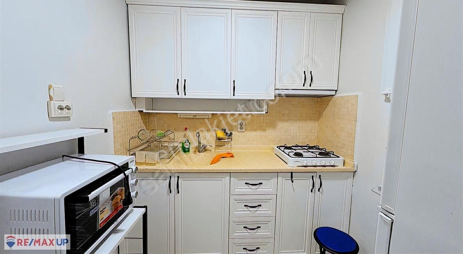 Balçova Eğitim Mh.'de İstinye Avm'ye Yakın,eşyalı Kiralık Daire - Görsel 3