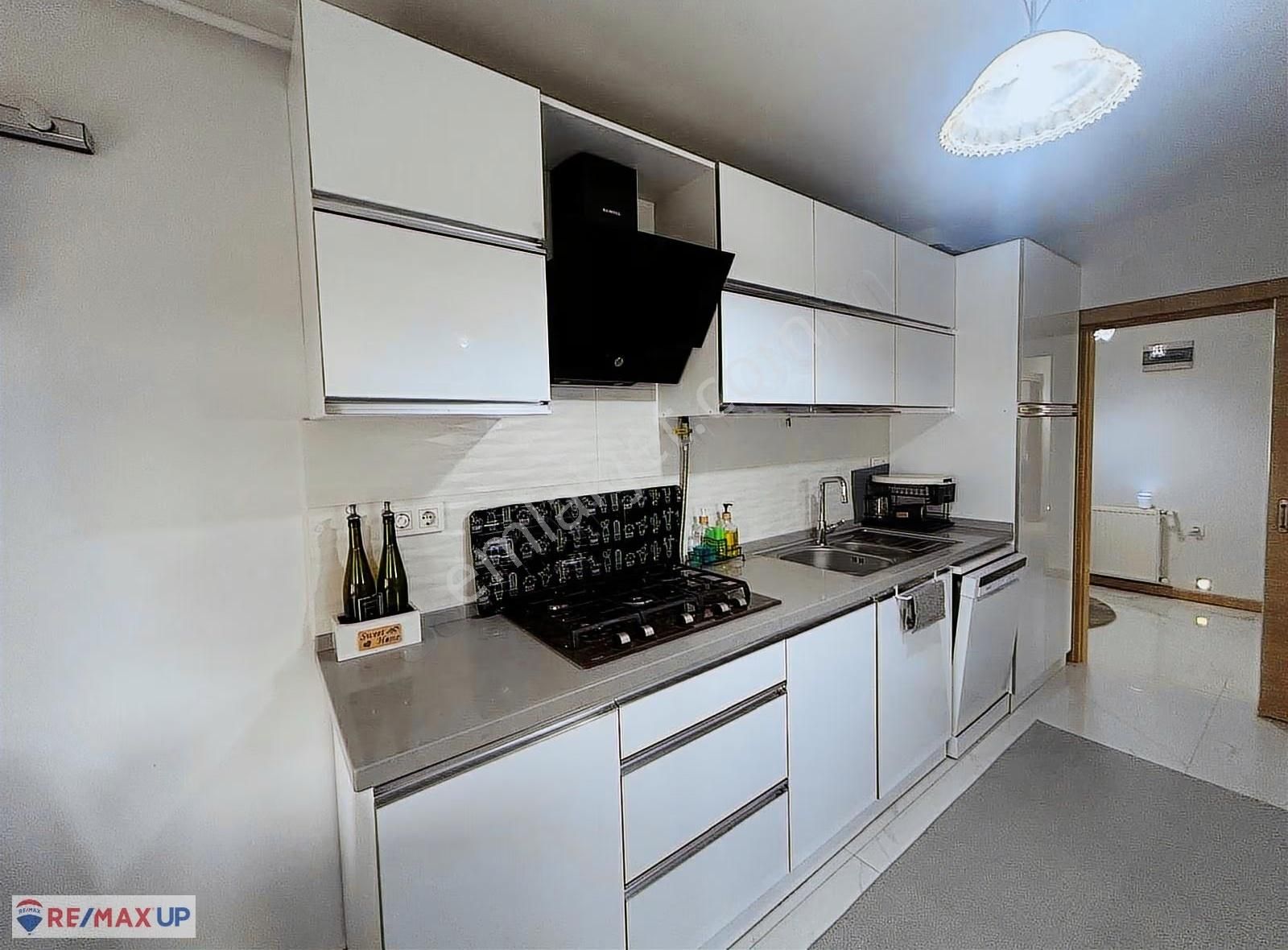 Girne Bulvarı Üzerinde Tam Bakımlı Ebeveyn Banyolu 3+1 Daire - Görsel 19