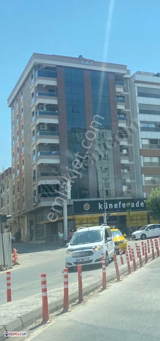 Eşrefpaşa Cadde Üzeri Lüx Liralık