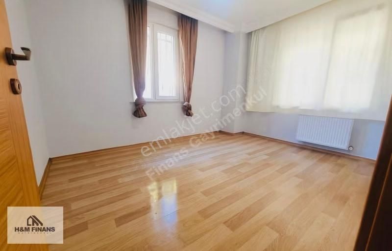 Çekmeköy Cumhuriyet Mah. Demokrasi Cd. Satılık 1+1 Geniş Daire - Görsel 9