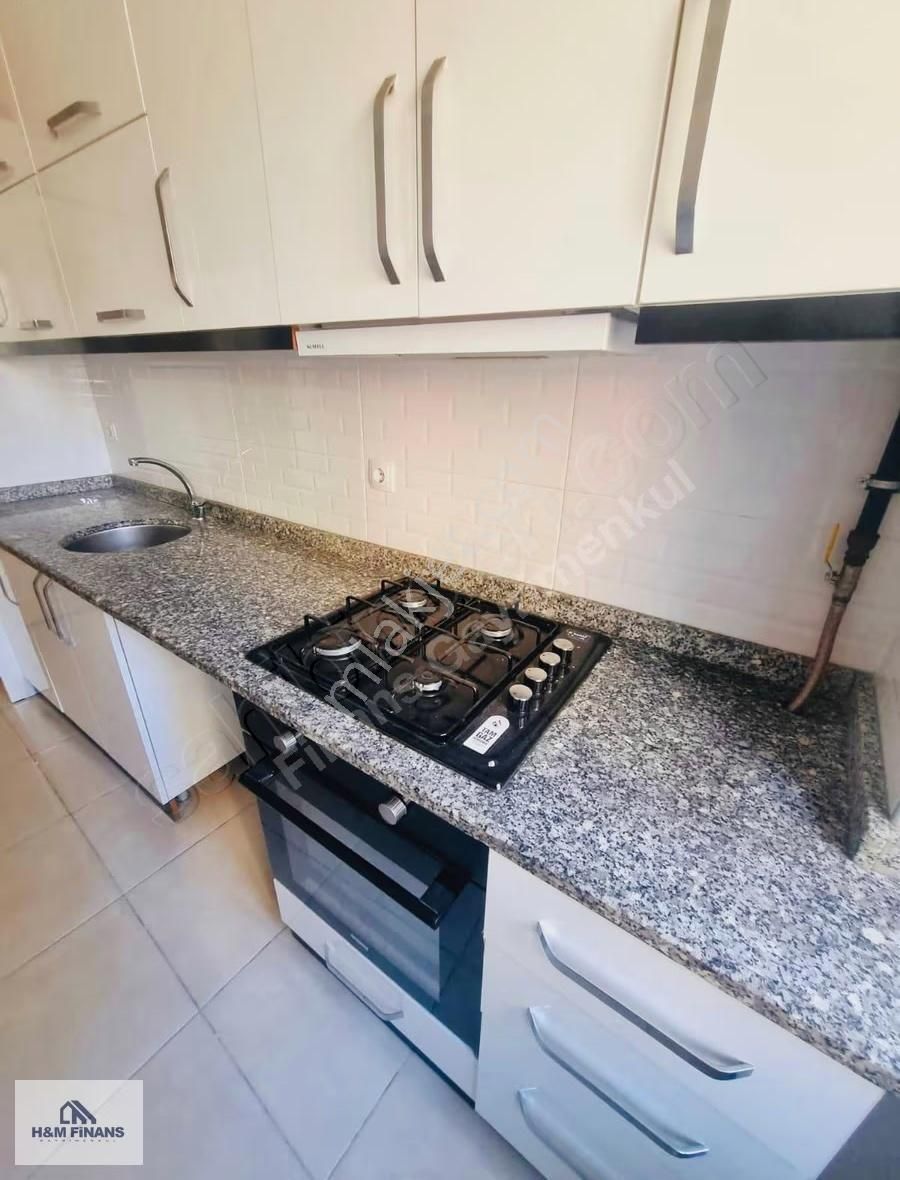 Çekmeköy Cumhuriyet Mah. Demokrasi Cd. Satılık 1+1 Geniş Daire - Görsel 14