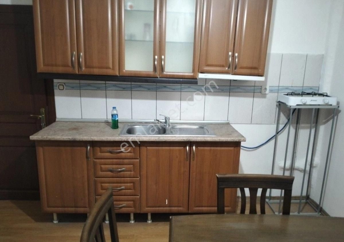 Bekar Memura Uygun Metroya Yakın Kiralık 1+1 Kısmen Möbleli - Görsel 7