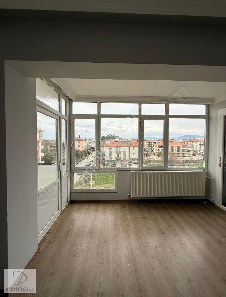 Tire Prestijden Satılık Mükemmel Konumda Daire - Görsel 5