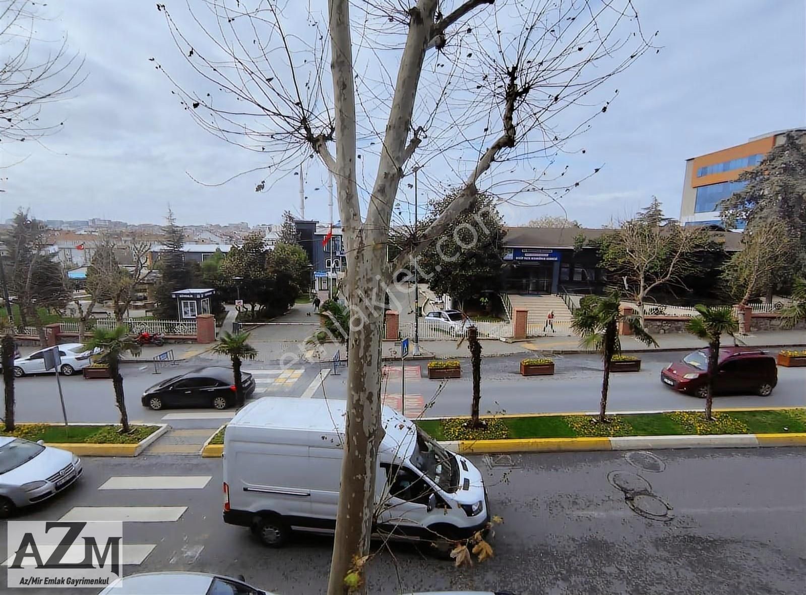 Azmir'den Satılık Vergi Dairesi Karşısı Geniş Ofis For Sale للبي - Görsel 17