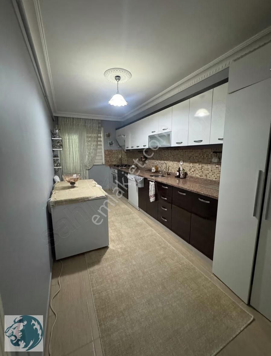 Sultaniye'de 4+2 Masrafsız Geniş M2 Satılık Dublex - Görsel 6