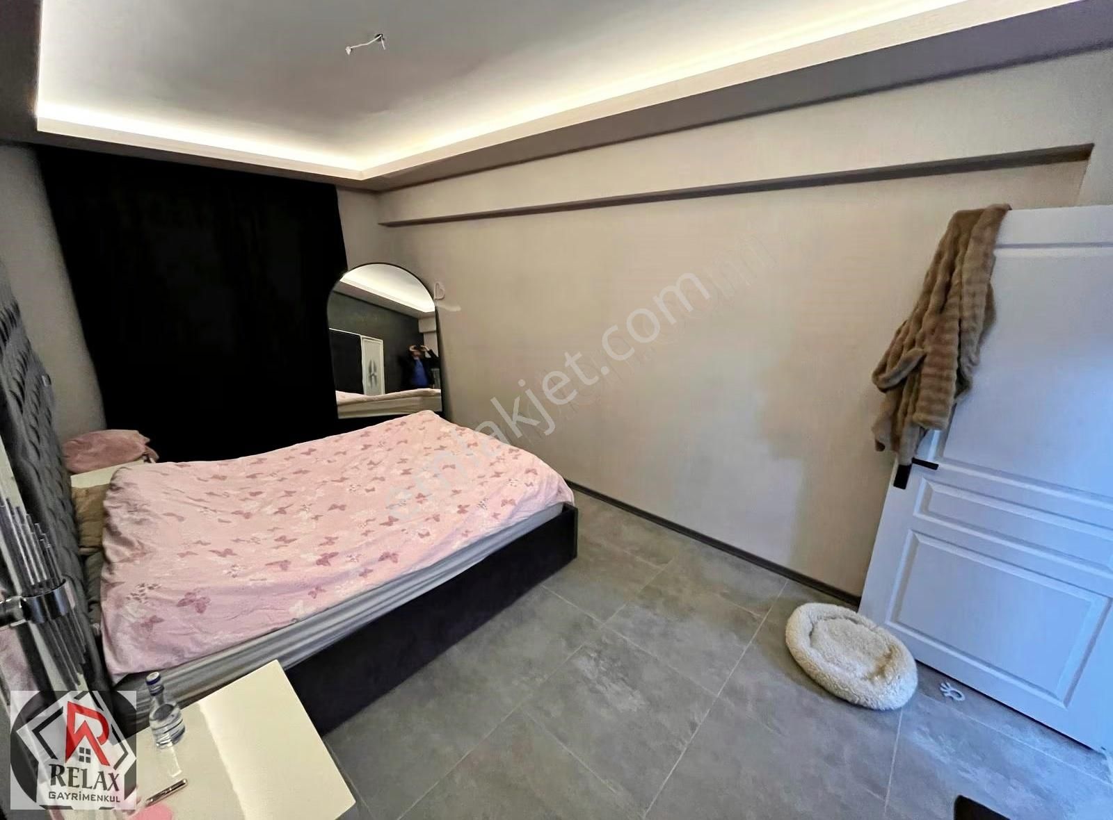 Relax'tan Seyitler Cd. Üzeri Lüx Yapılı Geniş Ön Cephe 3+1 - Görsel 15