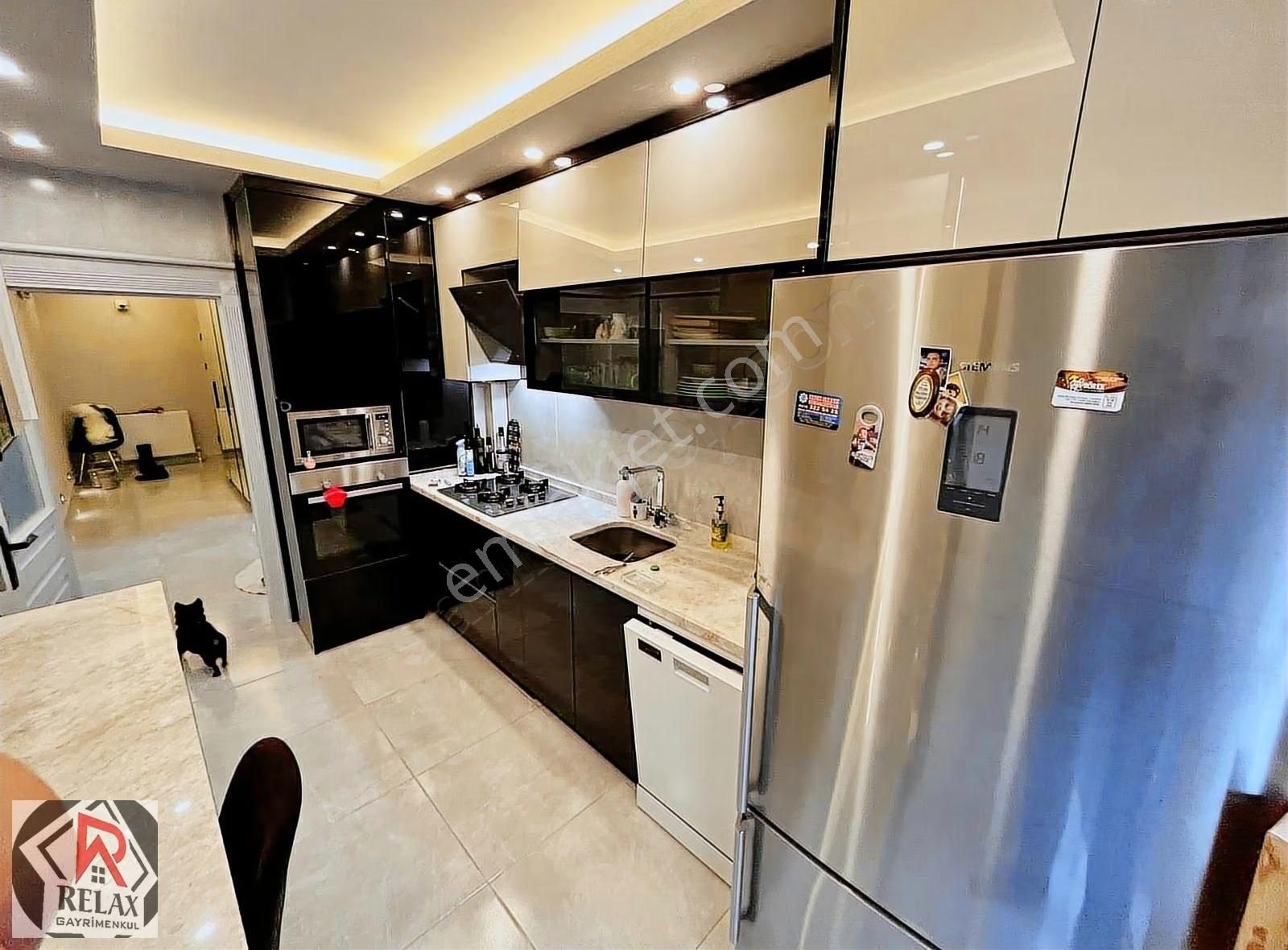 Relax'tan Seyitler Cd. Üzeri Lüx Yapılı Geniş Ön Cephe 3+1 - Görsel 24
