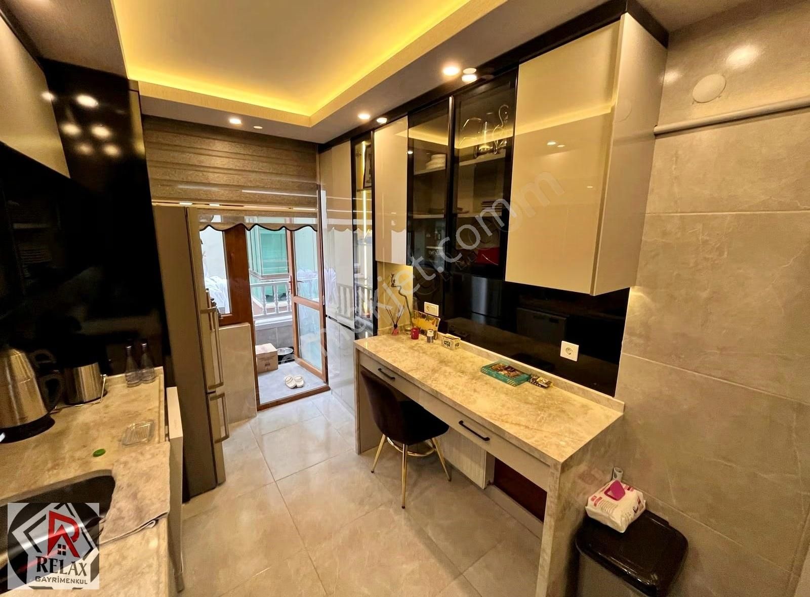 Relax'tan Seyitler Cd. Üzeri Lüx Yapılı Geniş Ön Cephe 3+1 - Görsel 18