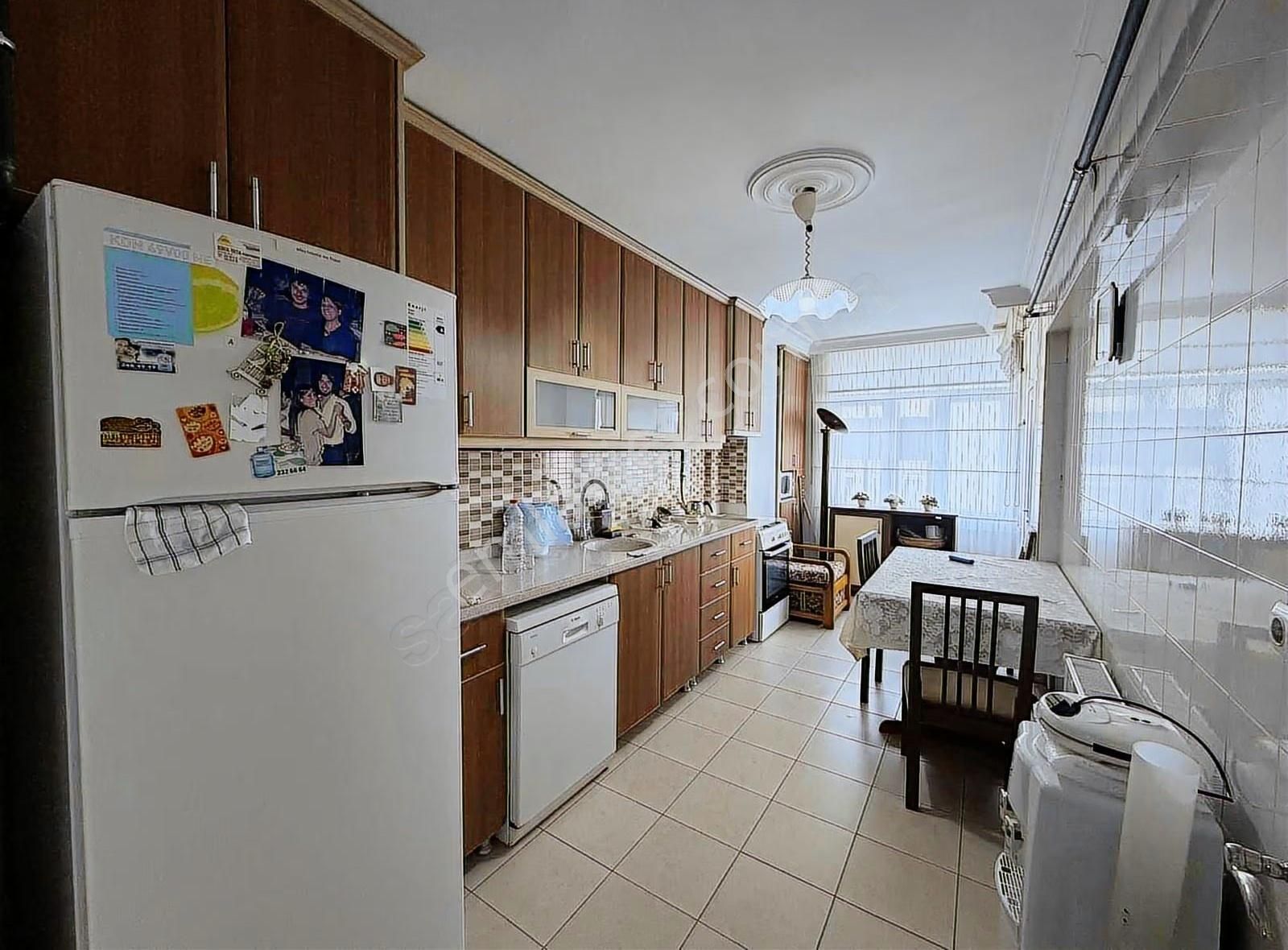 Güzelyalı Da Mükemmel Konumda 3+1 K.m Doğalgazlı