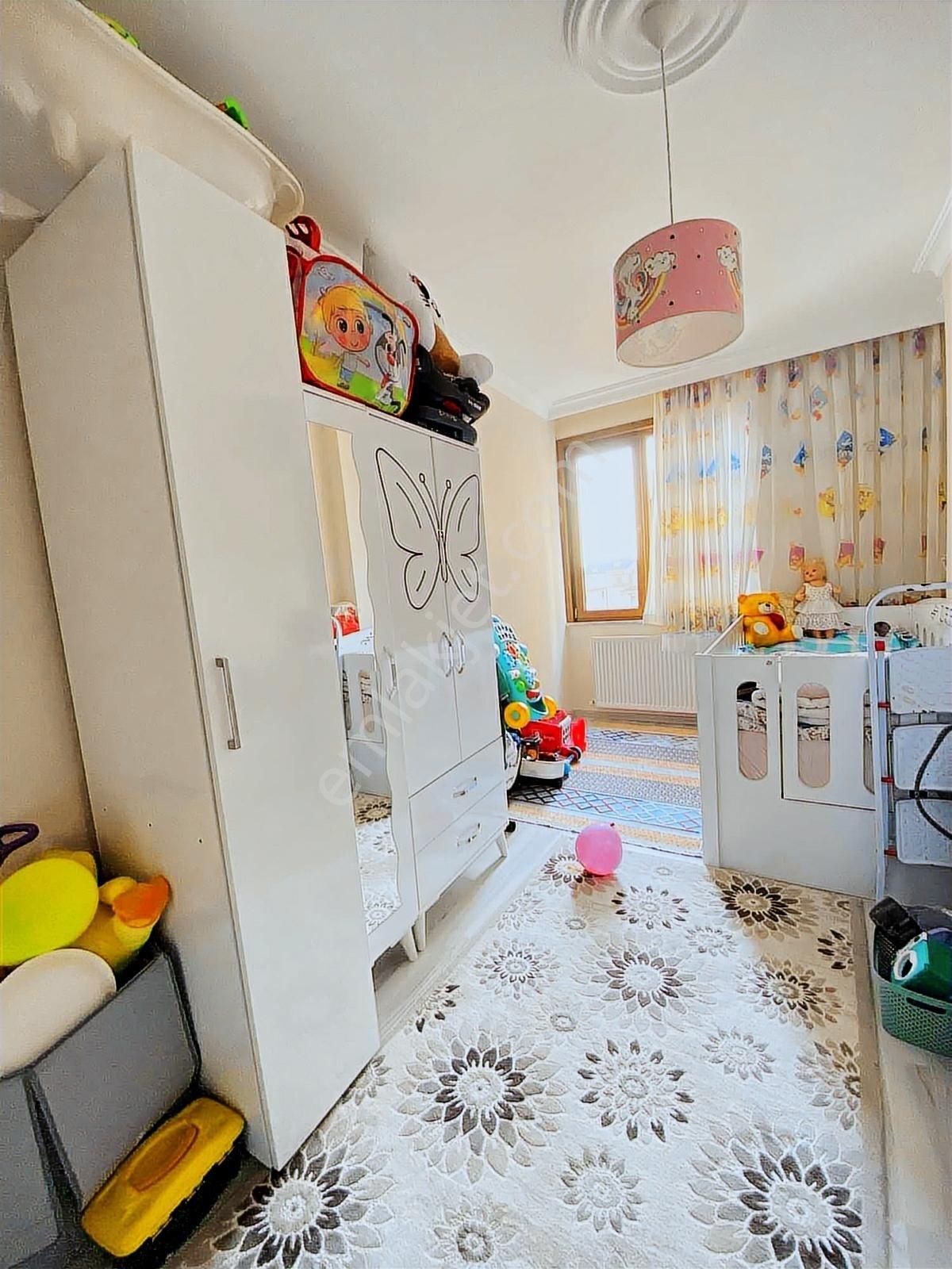 Atabey'den Satılık 2+1 90 M2 Geniş Ara Kat Daire Mevlana Mahalle - Görsel 3