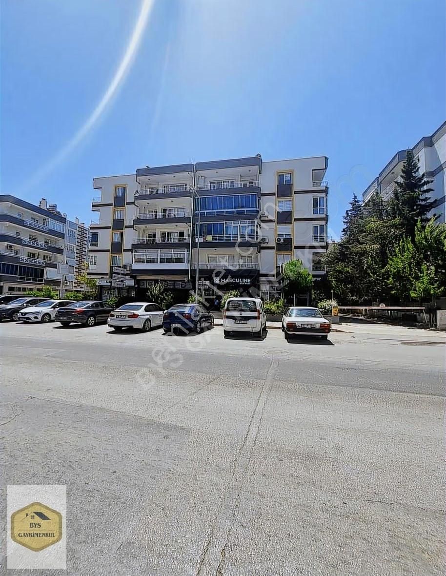 Bys'den Hükümet Konağı Karşısı Geniş Kiralık 3+1 Daire