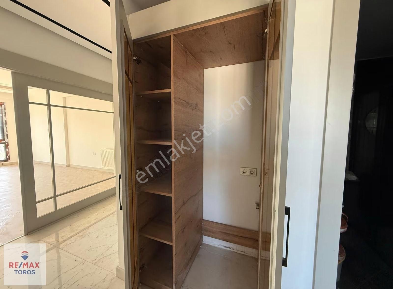 Remax Toros'tan Mezitli'de Özbay Konakları'nda Satılık Sıfır 4+1 - Görsel 7