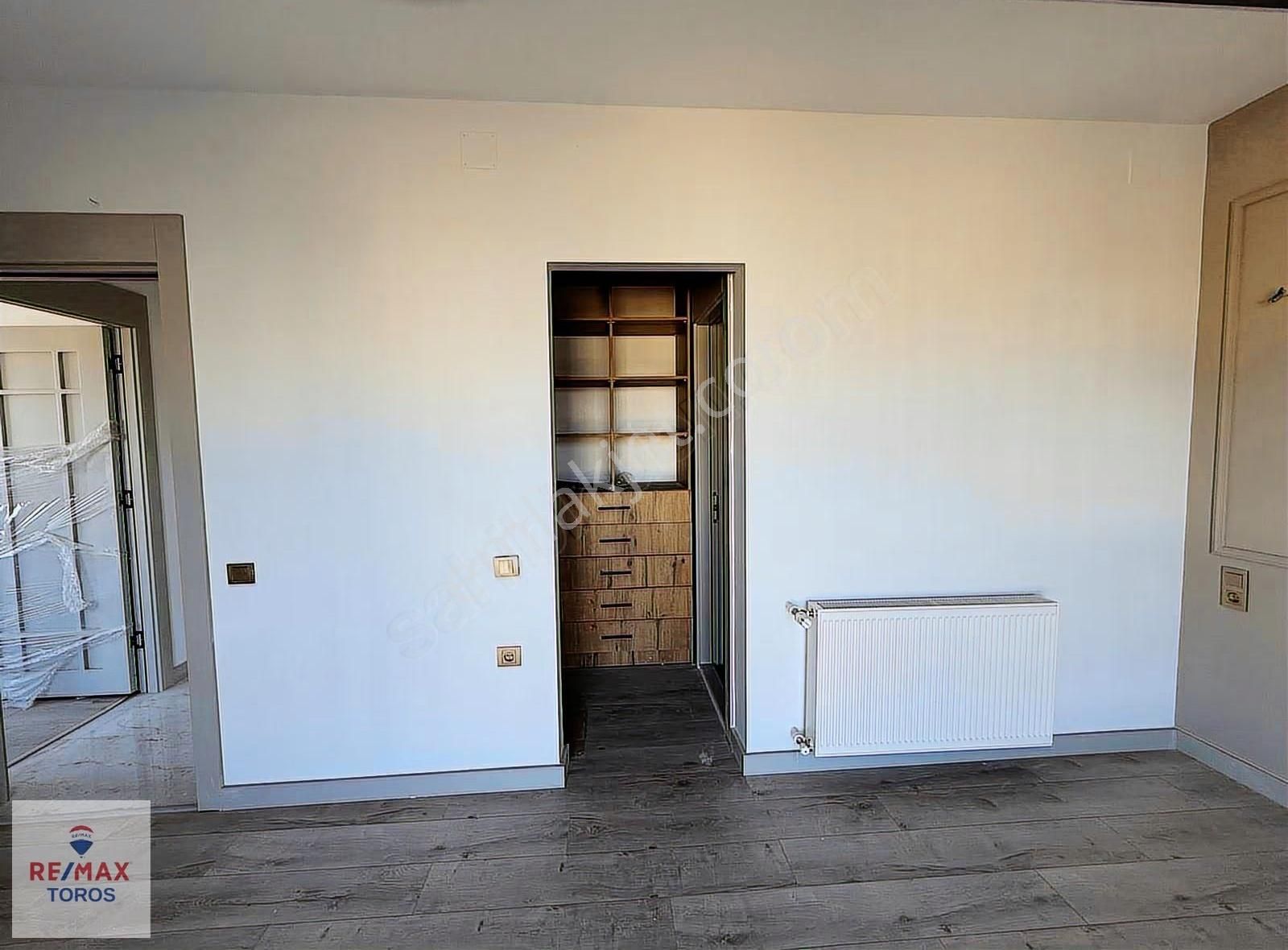 Remax Toros'tan Mezitli'de Özbay Konakları'nda Satılık Sıfır 4+1 - Görsel 4