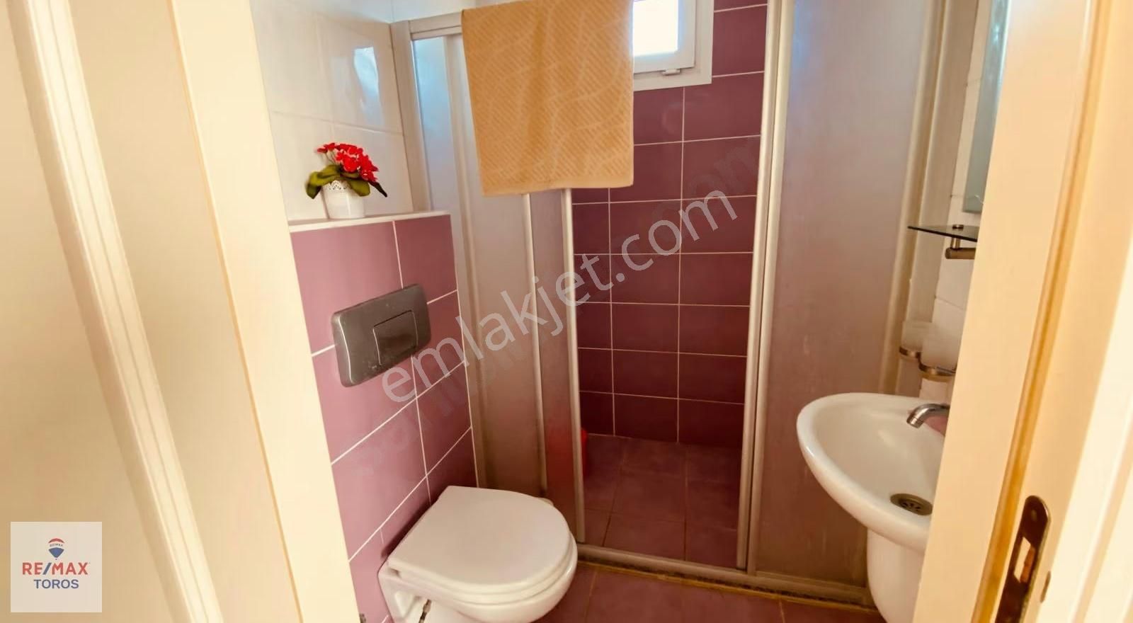 Remax Toros'tan Çeşmeli Liparis 5'te Eşyalı Kiralık 3+1 Daire - Görsel 15