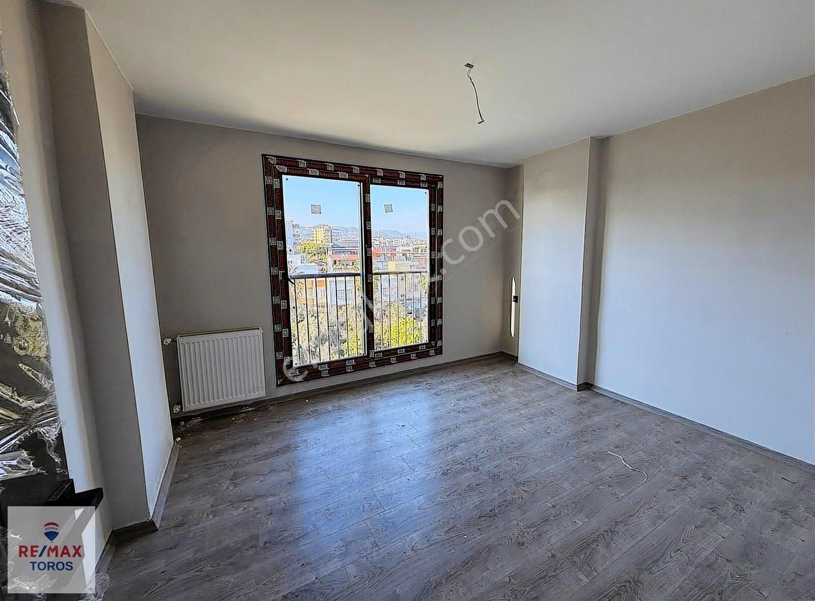 Remax Toros'tan Vatan Caddesi Otoban Çıkışında Satılık 2+1 - Görsel 2