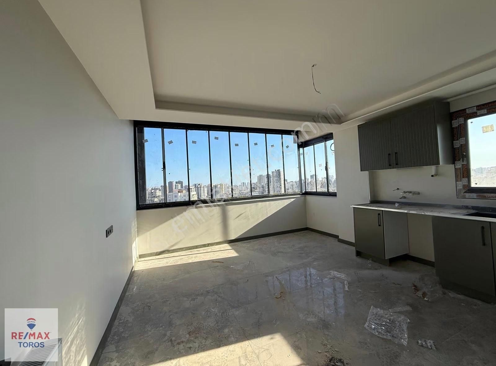 Remax Toros'tan Vatan Caddesi Otoban Çıkışında Satılık 2+1 - Görsel 4