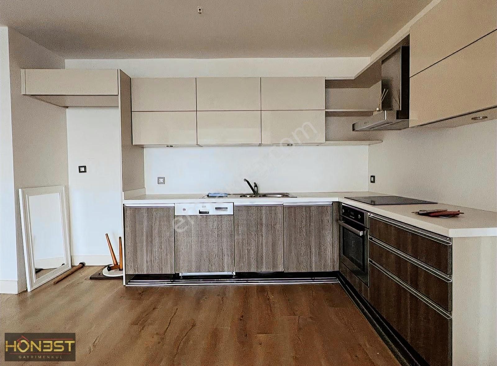 Kiptaş Venezia Mega'da Satılık 2+1 Boş Ebeveyn Banyolu Daire - Görsel 27