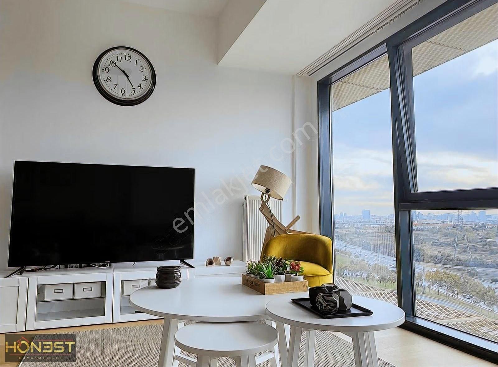 Kiptaş Venezia Mega Satılık 1+1 Kare Salon Eşyalı Daire - Görsel 29