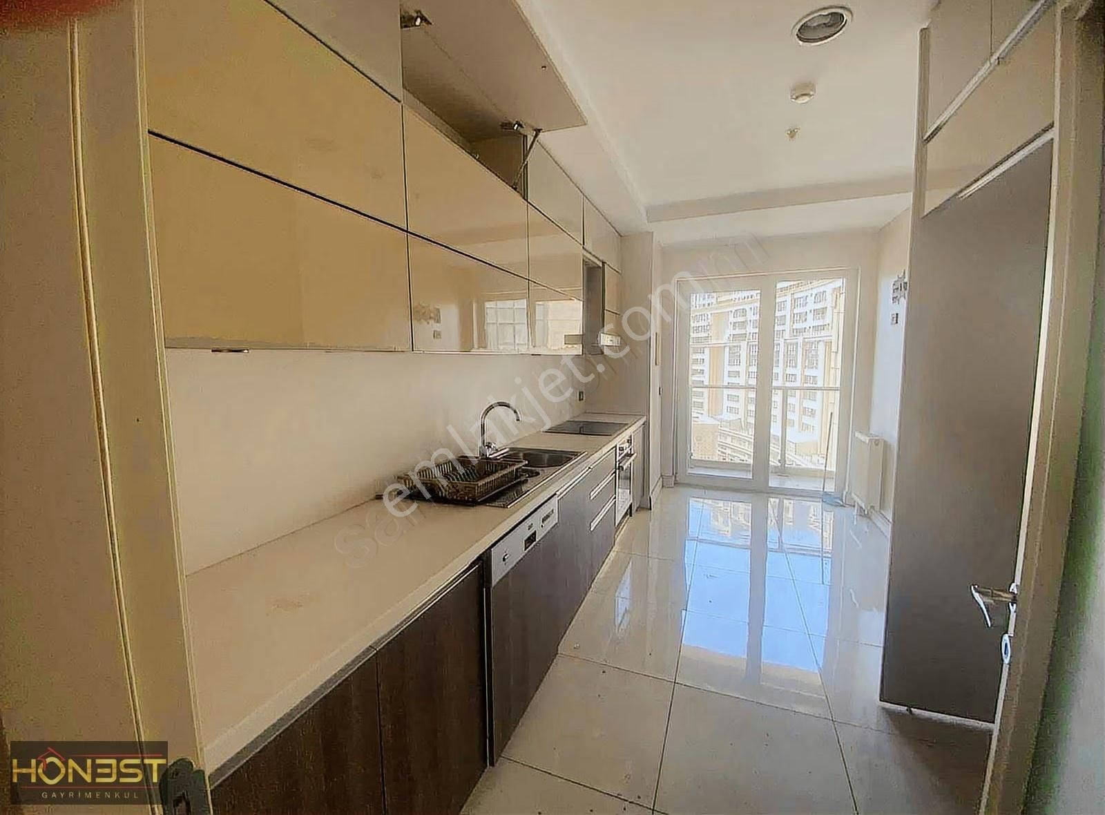 Kiptaş Venezia Mega Satılık 3+1 Boş Daire Full Avm Mnz. Balkonlu