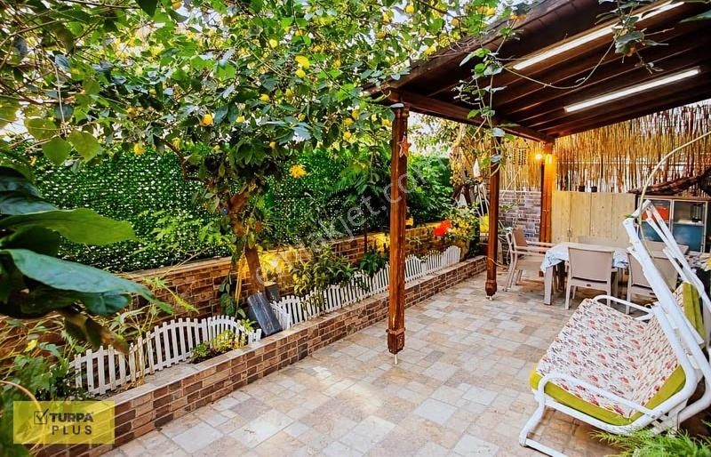 Amerikan Kolleji Metro Yakını Eşyalı Otoparklı Kiralık Daire 3+1