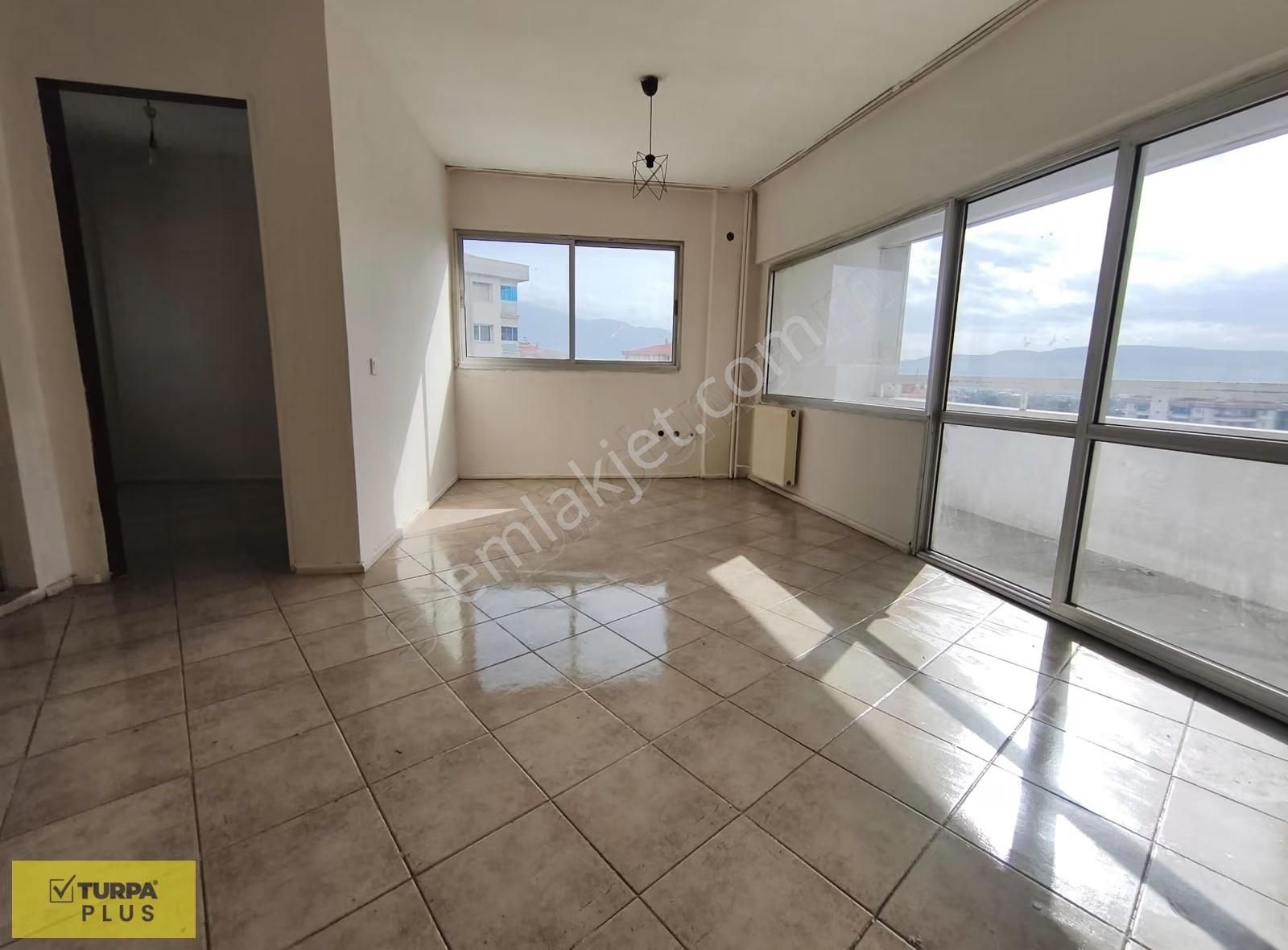 Bornova Erzene Mah Evka 3 Metro Yakını Kiralık Daire 1+1 - Görsel 6