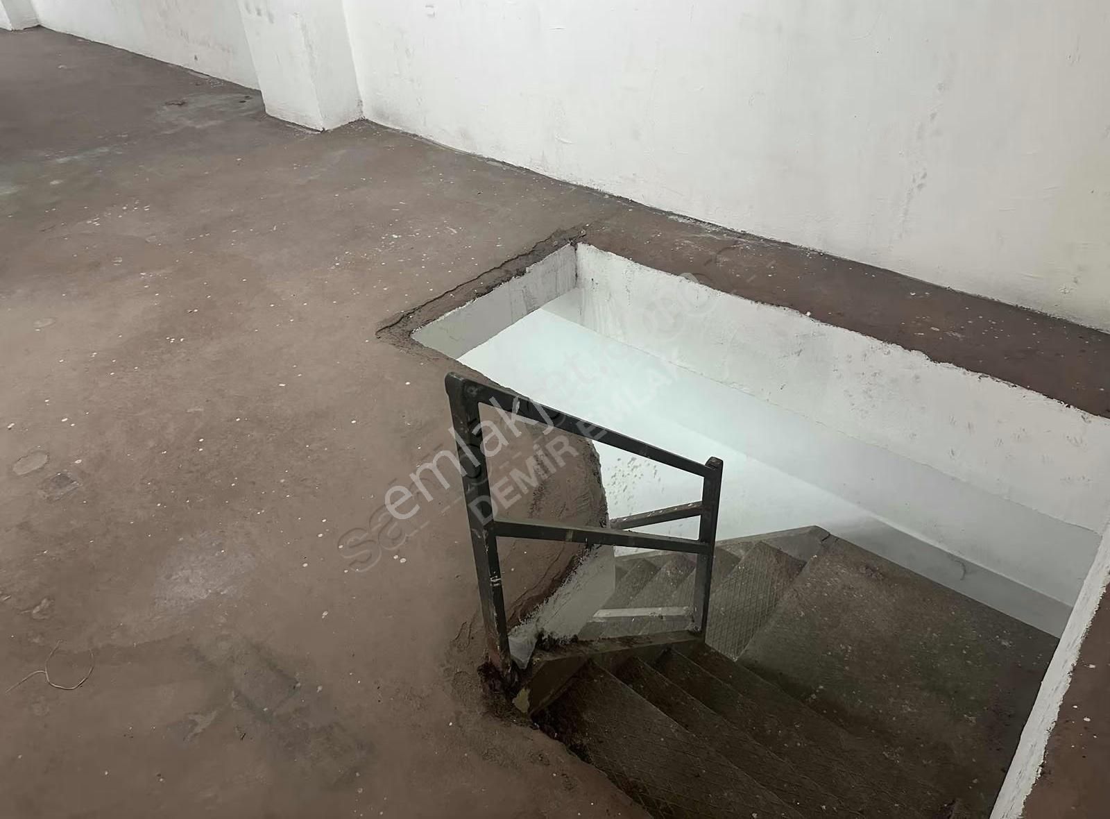 Demirden İkitelli Osbde Araç Yanaşır Temiz Boş 250 M2 İşyeri - Görsel 16