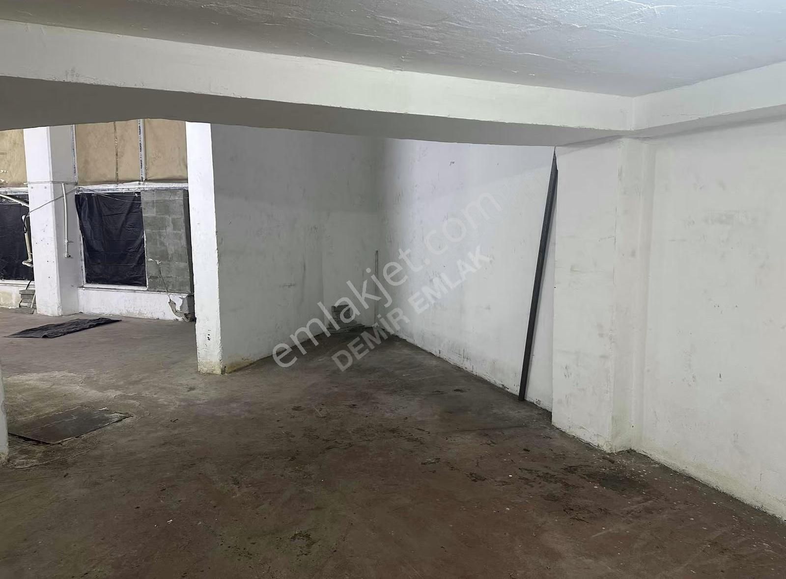 Demirden İkitelli Osbde Araç Yanaşır Temiz Boş 250 M2 İşyeri - Görsel 8