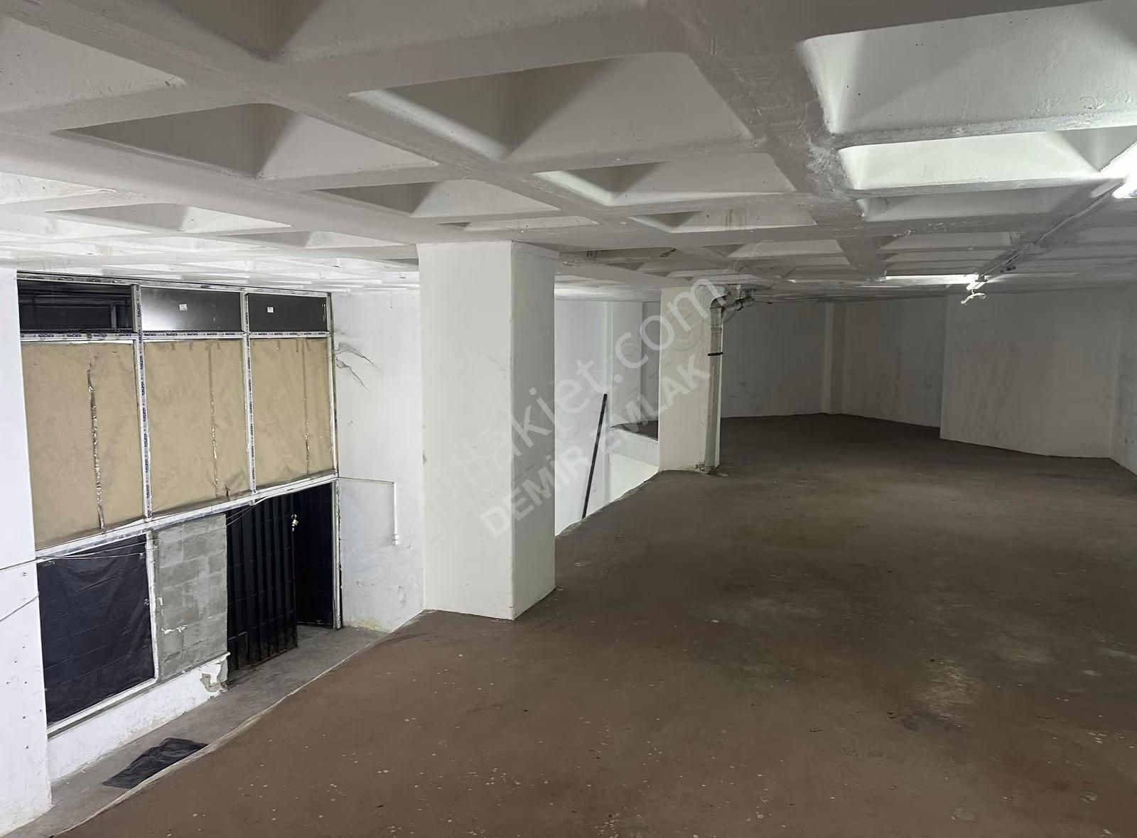 Demirden İkitelli Osbde Araç Yanaşır Temiz Boş 250 M2 İşyeri - Görsel 10