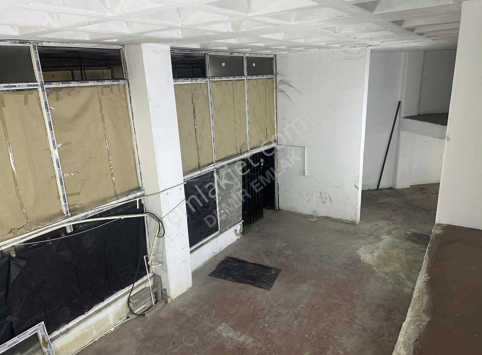 Demirden İkitelli Osbde Araç Yanaşır Temiz Boş 250 M2 İşyeri - Görsel 6