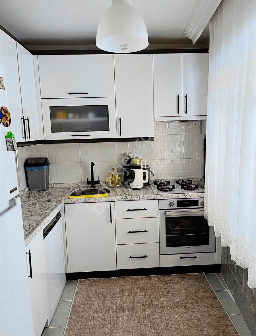 Demirden Bağcılar Göztepede Full Yapılı Tadilatlı Masrafsız - Görsel 11