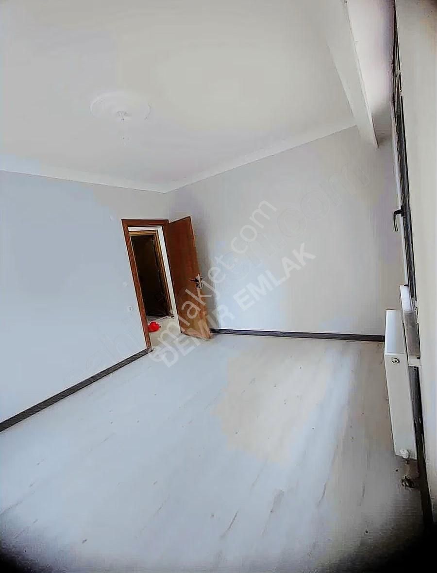 Demirden Üç Cepeli Oturuma Hazır Temiz Bahçe Katı Sıfır Daire - Görsel 10