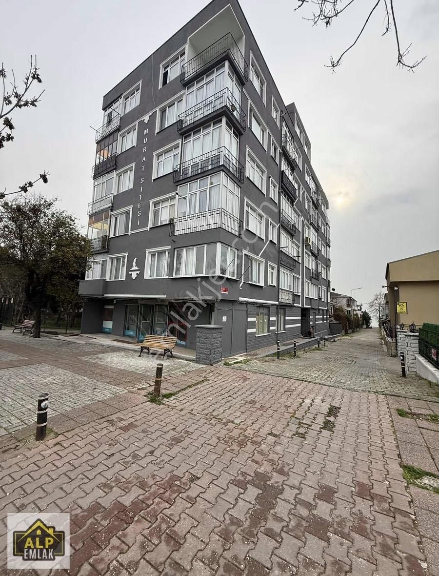 Büyükcemece Kamilobada E5 Cepheli Deniz Manzaralı Daire