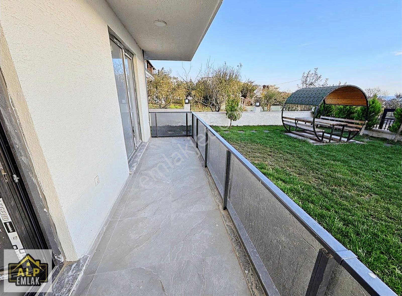Büyükçekmece Celaliyede Deniz Manzaralı 85 M2 Bahçe Katı - Görsel 3
