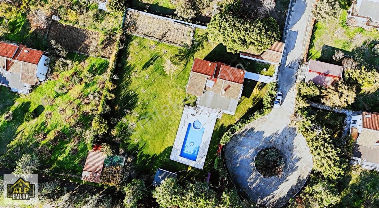 Silivri Çamlıktepe Villalarında Satılık Havuzlu Müstakil Villa - Görsel 32