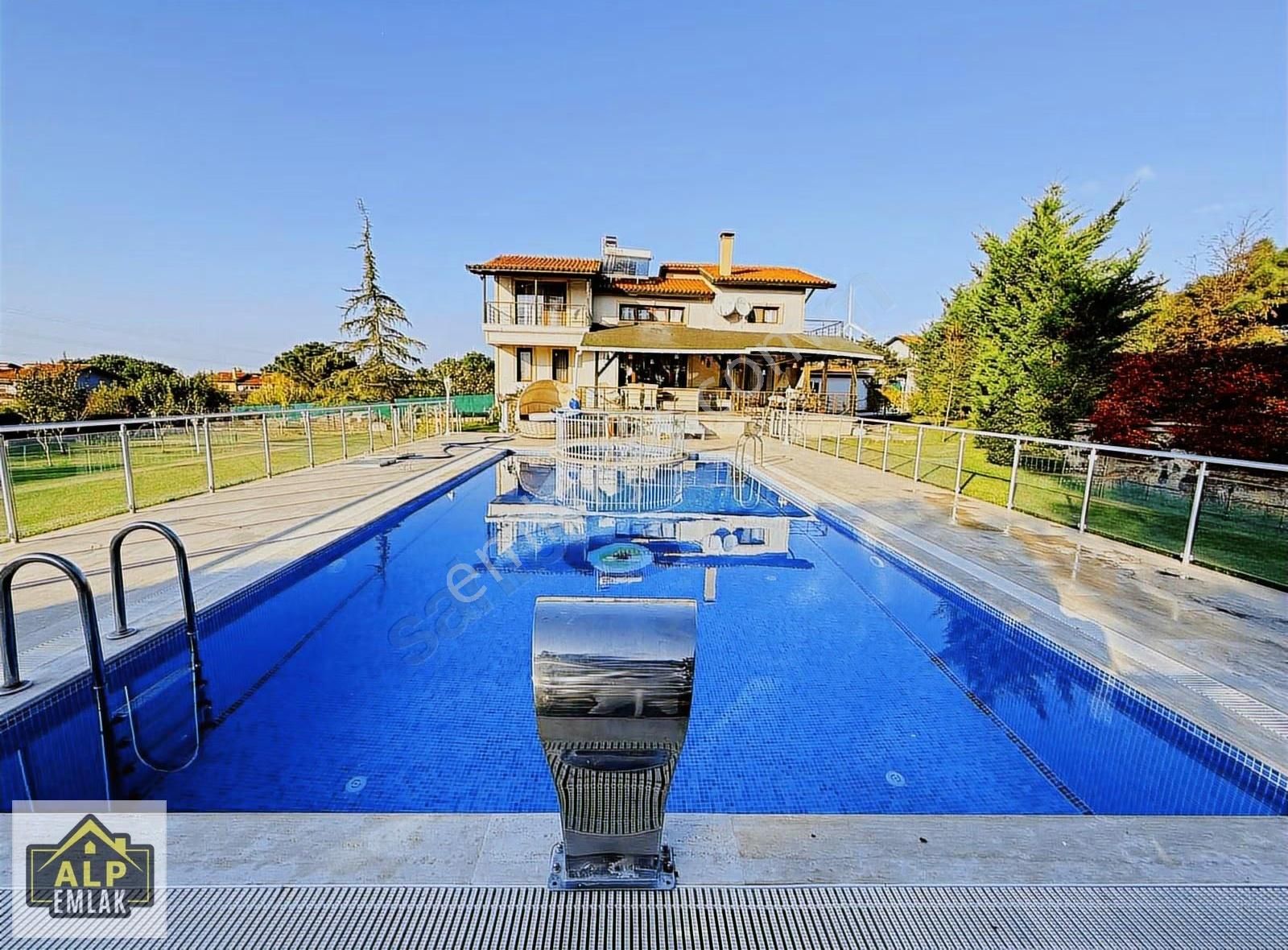 Silivri Çamlıktepe Villalarında Satılık Havuzlu Müstakil Villa - Görsel 12