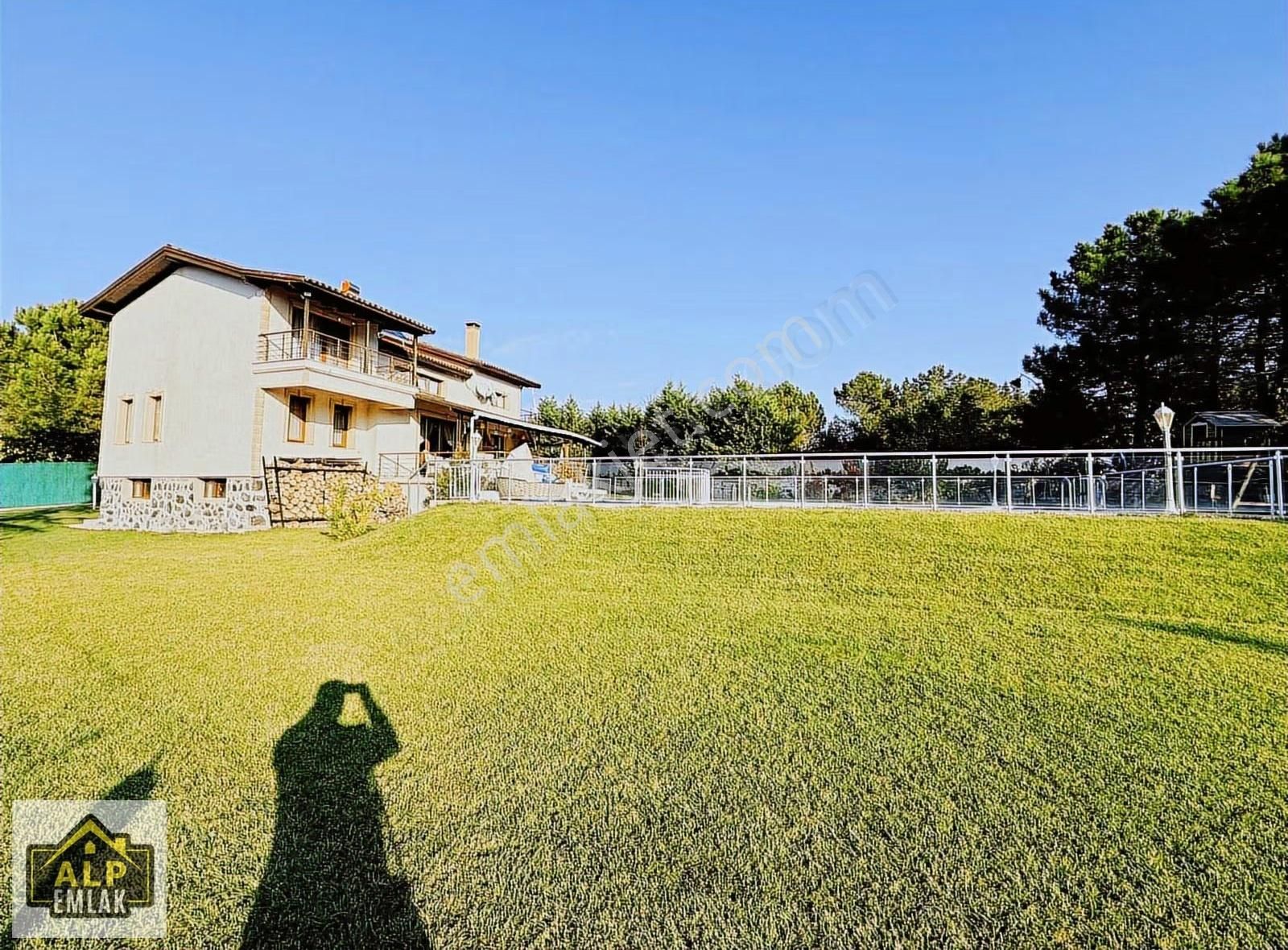 Silivri Çamlıktepe Villalarında Satılık Havuzlu Müstakil Villa - Görsel 33