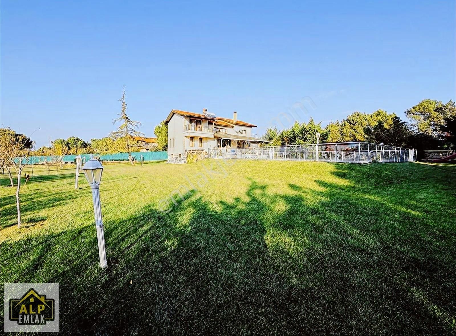 Silivri Çamlıktepe Villalarında Satılık Havuzlu Müstakil Villa - Görsel 3