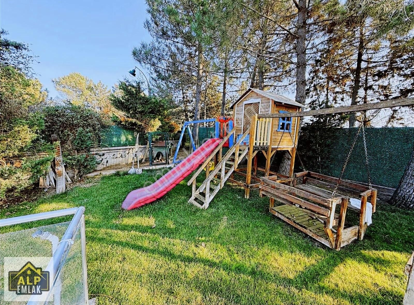 Silivri Çamlıktepe Villalarında Satılık Havuzlu Müstakil Villa - Görsel 16