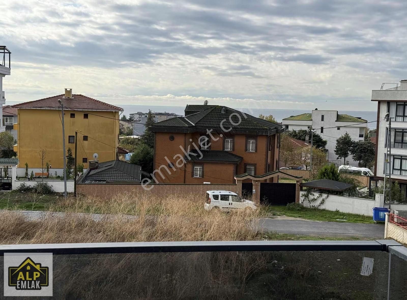 Alp Emlaktan Geniş Kullanımlı 3+1 Kat Mülkiyetli Güney Cephe