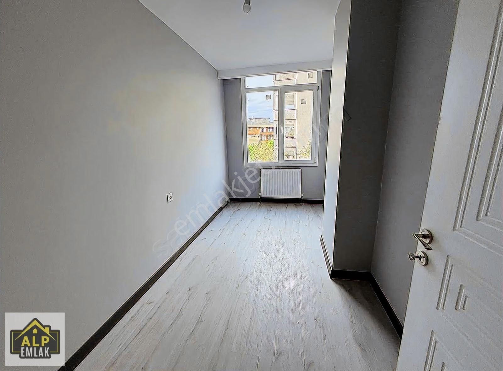 Alp Emlaktan Geniş Kullanımlı 3+1 Kat Mülkiyetli Güney Cephe - Görsel 7