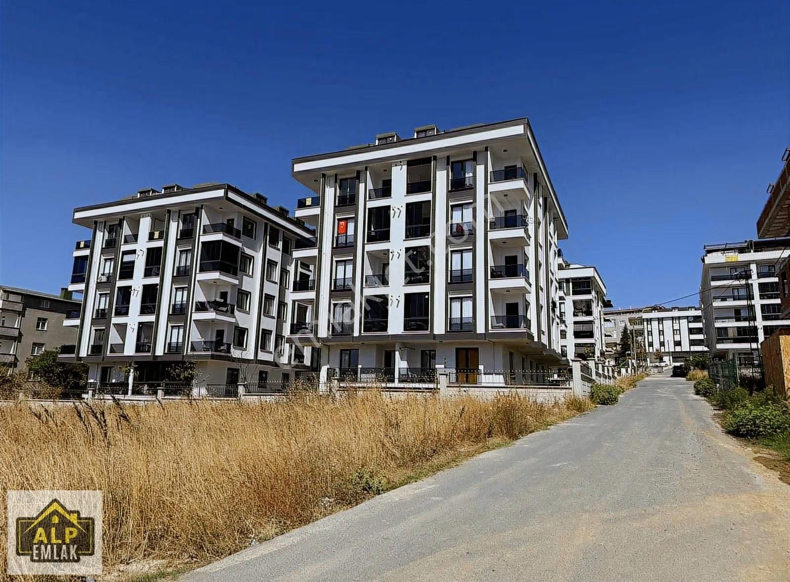 Alp Emlaktan Geniş Kullanımlı 3+1 Kat Mülkiyetli Güney Cephe - Görsel 10