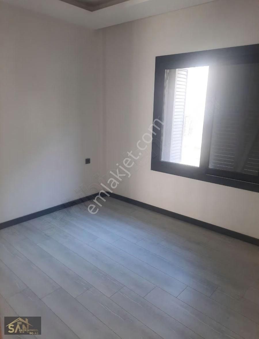Urla Merkezde Kiralık 1+1 Daire - Görsel 5