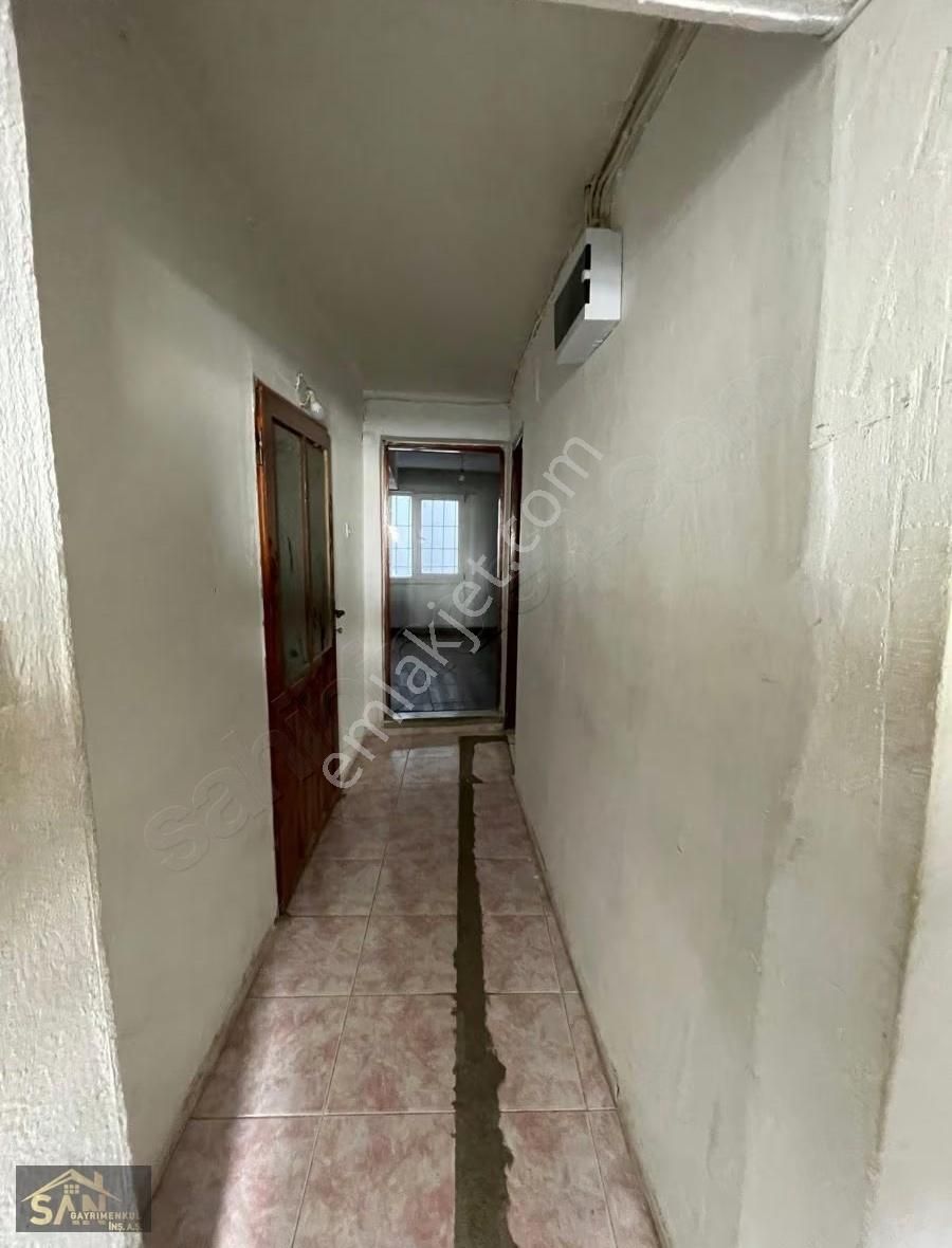 Urla Merkezde Kiralık 2+1 Daire - Görsel 3