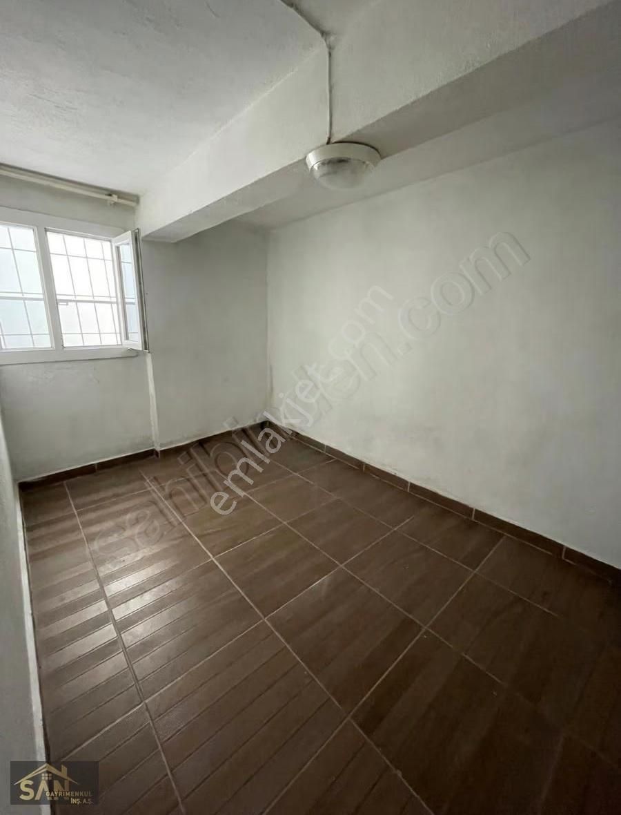 Urla Merkezde Kiralık 2+1 Daire - Görsel 5