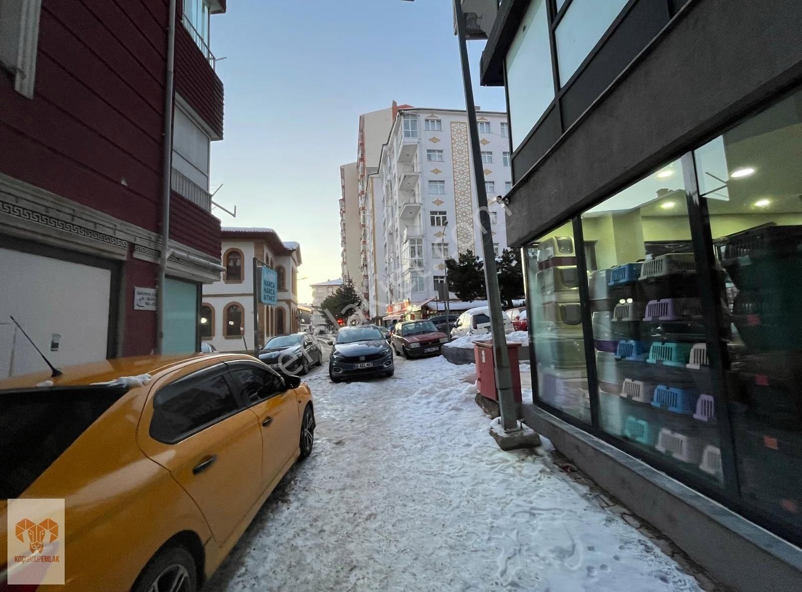 Koç Group =^= Şehir Merkezinde 2+1, 80m2 Temiz Ara Kat - Görsel 16