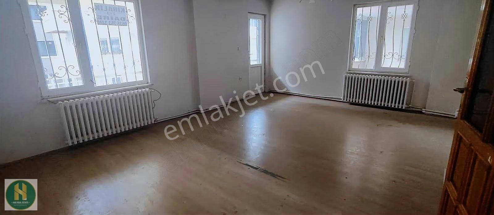 Has Real Estate Gayrimenkulden Bahçelievlerde 3+1 Satılık Daire - Görsel 4