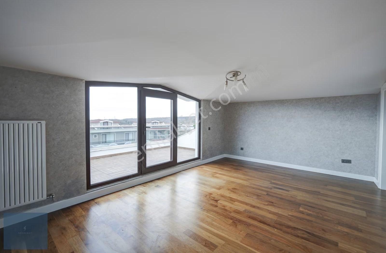 Çekmeköy'de Doğa İle İç İçe Sitede Tam Müstakil Lüks Villa - Görsel 11