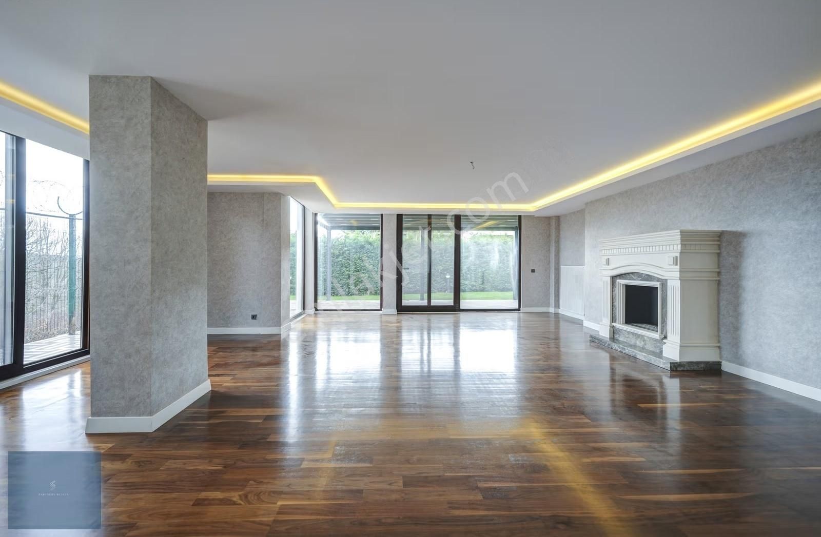 Çekmeköy'de Doğa İle İç İçe Sitede Tam Müstakil Lüks Villa - Görsel 17